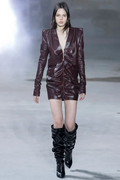 Look 3